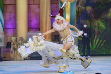 La XIII Gala de la Integración viste el escenario del Carnaval de La Tierra con el desfile de sus participantes/Lpcarnaval.